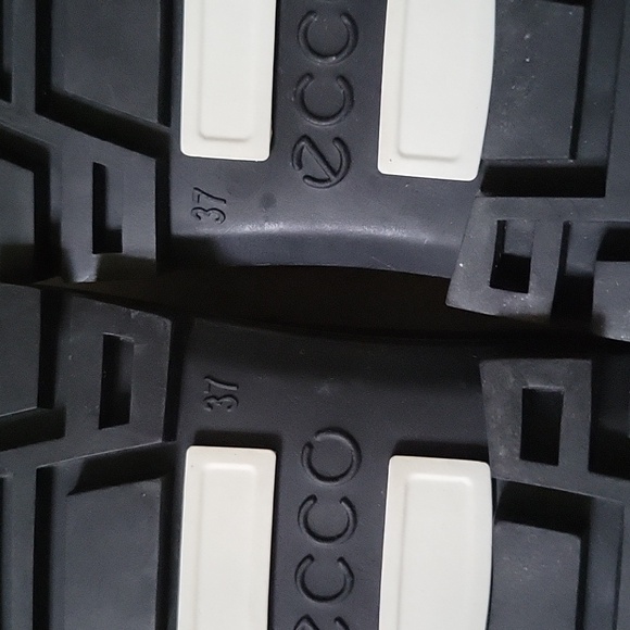 NWOT ECCO LUG LOAFER SIZE 6.5 main image 4